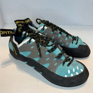 La Sportiva Men's Rock climbing Shoes - Teal and Gray